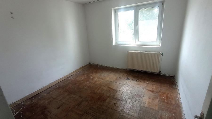 Apartament trei camere zona Mausoleu