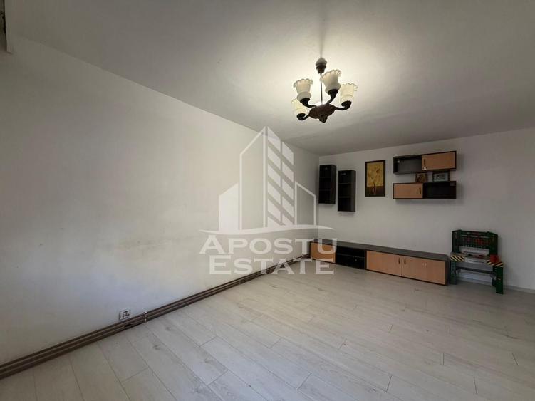 Apartament cu 3 camere, de vanzare, zona Dambovita, Timisoara