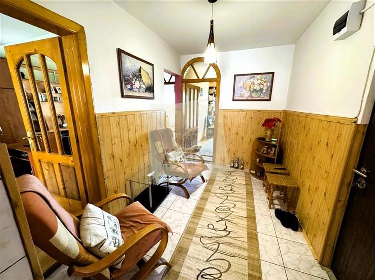 Apartament decomandat cu 3 camere 2 balcoane si pivnita in Valea Aurie