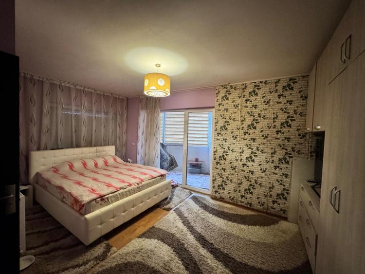 Apartament 4 camere 92 mp, Zona Stejarului