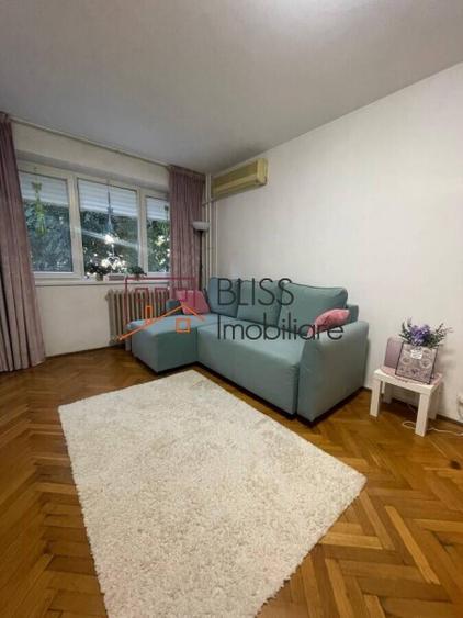 Apartament cu 2 camere și balcon cu vedere la parc