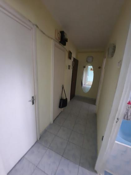 Apartament cu 2 camere, etajul 2/4, zona Podu Ros