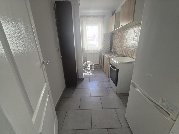 Apartament 3 camere de vanzare zona Dacia