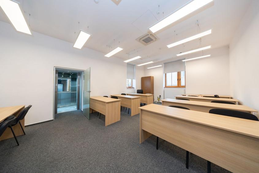 Clădire administrativă renovată integral – oportunitate investițională – Brașov