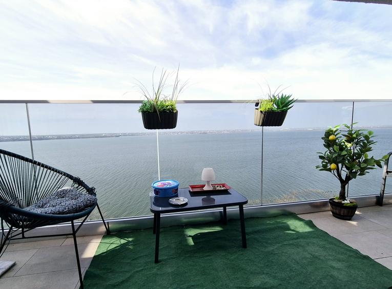 Mamaia - REX - apartament cu terasa si vedere panoramica pe lac