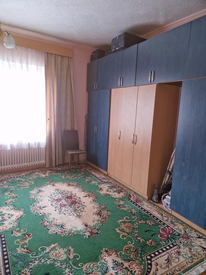 Casa vânzare zona str Lupeni