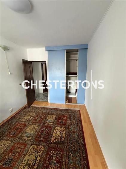 Apartament renovat, 3 camere semidecomandat, Dr. Taberei in spatele restaurantul
