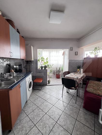 Apartament 3 camere, 65 mp, zona Materna