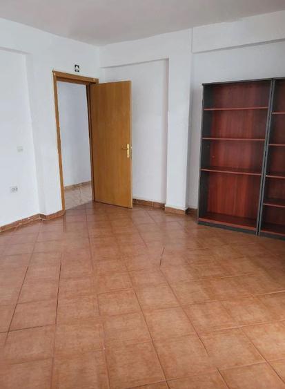 Apartament 4 Camere,in vila,Splaiul Unirii,bl.2010,2 bai, 2 balcoane,centrala