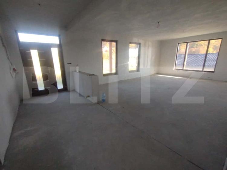 Casa 5 camere,2 nivele,150 mp,1500 mp de teren,zona Dealu Jelnei