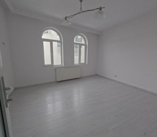 Imobil Central 355 mp | D+P+1+M | Consolidat & Renovant | 9 Camere