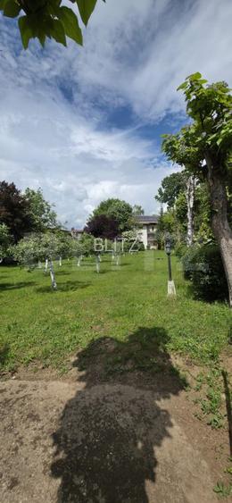 Proprietate Exclusivistă: 2 Case, Piscină și Teren de Tenis pe 3833 mp - 3