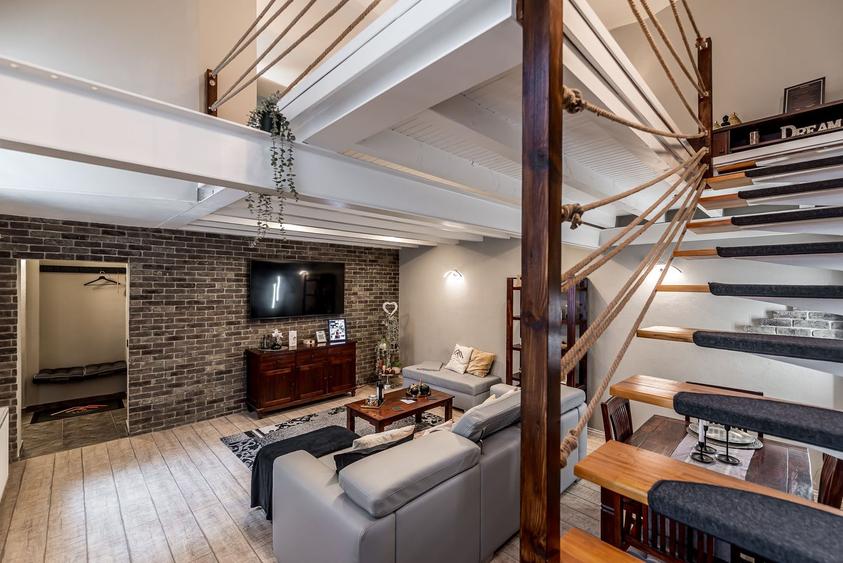 Apartament de 90 mp (conform CF), parter, ultracentral, tip loft