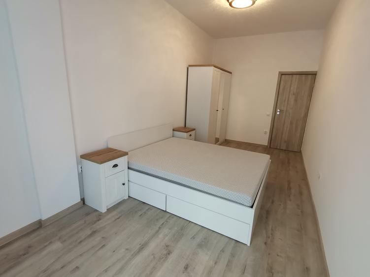 INCHIRIEZ ap. 3 camere de lux,zona Doamna Stanca