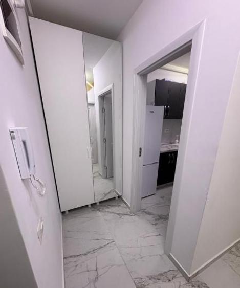 Prima închiriere. Închiriez garsoniera decomandata,