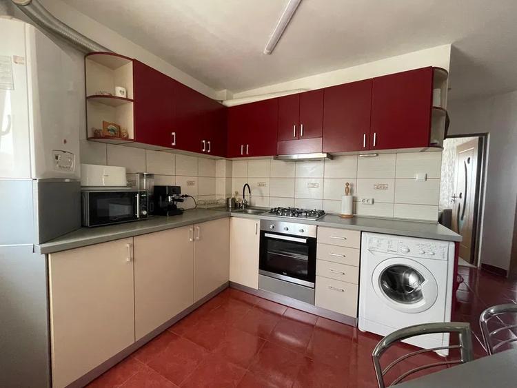 Apartament 2 camere decomandate, 52 mp, balcon, zona Teleorman