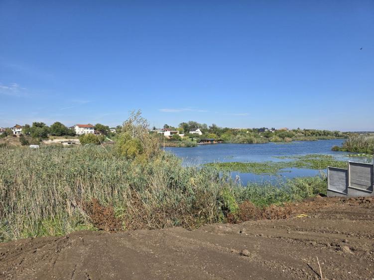 Teren cu deschidere mare la lac in Vladiceasca, Snagov