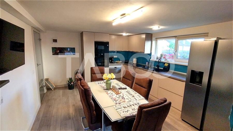 Casa pe 3 nivele cu regim hotelier - un apartament per nivel Strand
