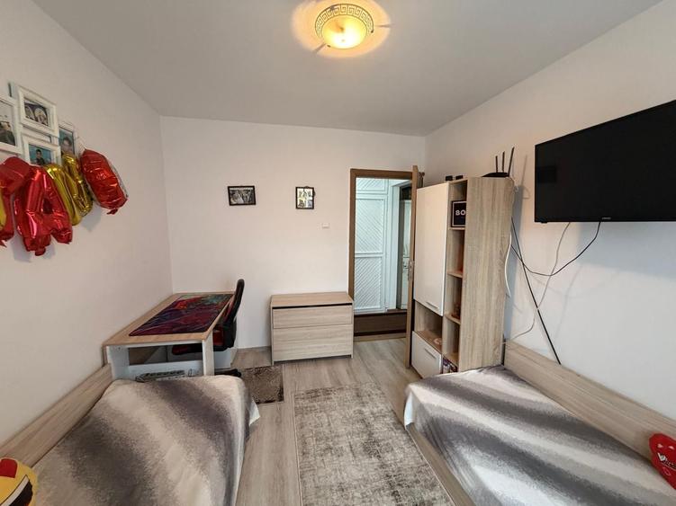 Apartament 3 camere decomandat 70 mp Crângului + Garaj