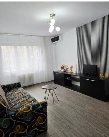 Apartament 3 camere  decomandat – Auchan Titan