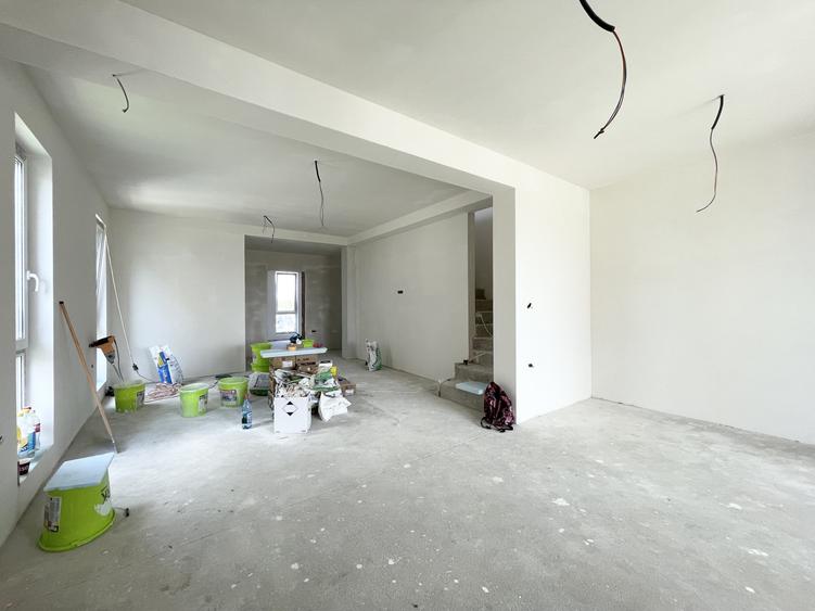 Duplex 5 camere, 130mp, 330 mp teren - Urseni