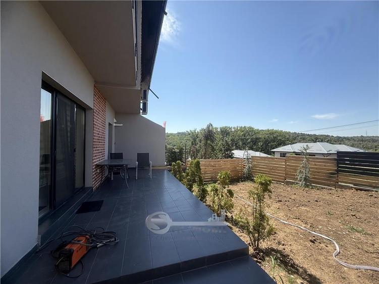 VILA EXCLUSIVISTA 4 CAM VALEA ADANCA LAC EZARENI PRIMA INCHIRIERE