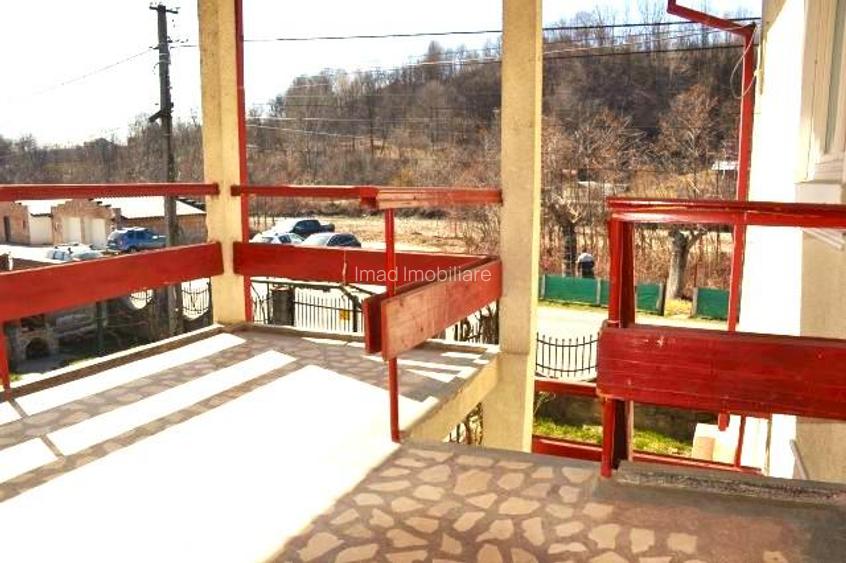 Casa 7 camere + 1000 mp  teren, ideala pensiune - Runcu zona Leaota. - 15