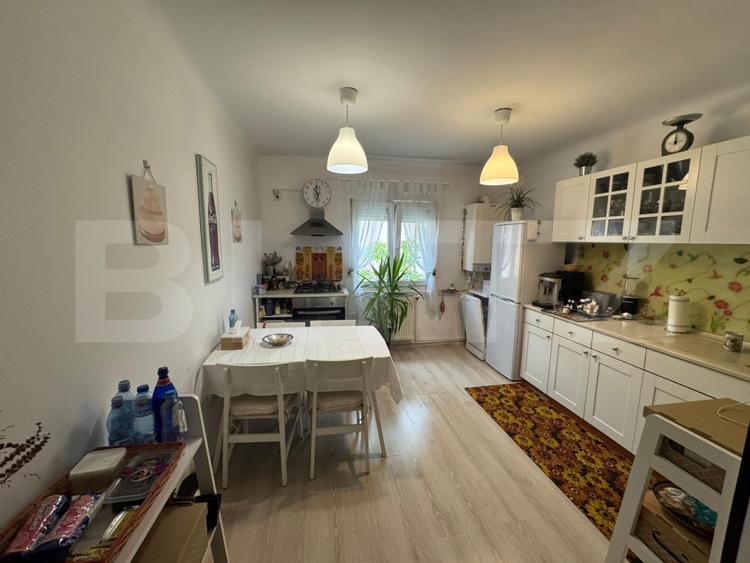 Apartament de 4 camere, 80 mp, decomandat, zona Sara Cartier 1 Mai