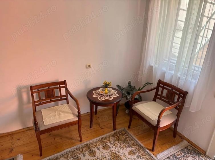 Casa singur in curte in Orasul de Jos