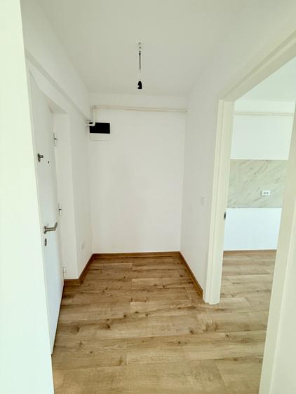 APARTAMENT CU 1 CAMERA + BIROU, BAIE CU GEAM, 48 MP, BUCIUM