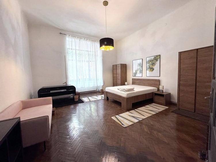 Apartament 2 camere 70 mp, cladire istorica, str Gh Sincai - Central