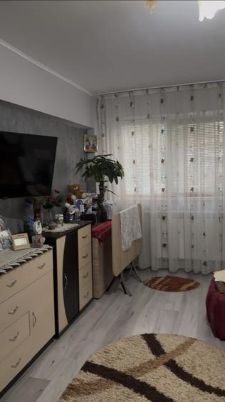 Apartament cu o camera 45 mp, renovat, centrală proprie – Viaduct