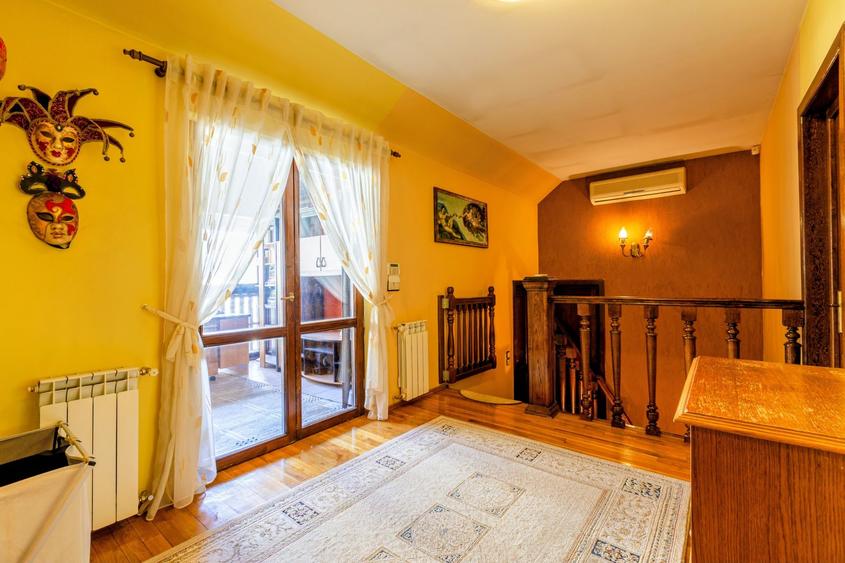 Vilă S+P+M, 2 fronturi stradale, ideală locuit/birouri/clinică, grădiniță, etc