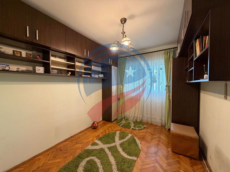 APARTAMENT 3 CAMERE 2 BAI ZONA LAPUS ET 1
