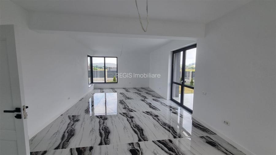 Vila moderna de 4 camere zona Sanpetru - 5