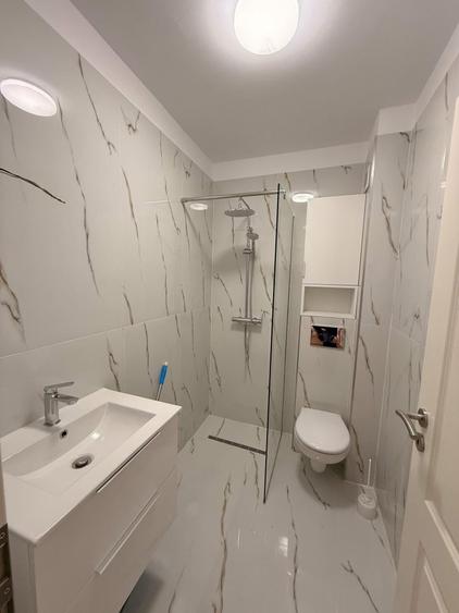 Apartament la prima inchiriere, 3 camere 2 bai, parcare, zona TERRA, Floresti