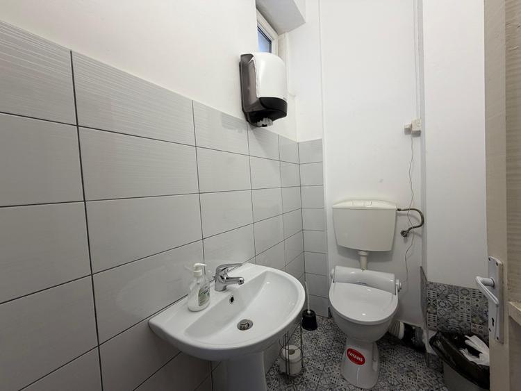 Ultracentral - Cladire cu birouri de inchiriat, 11 incaperi P+2+M