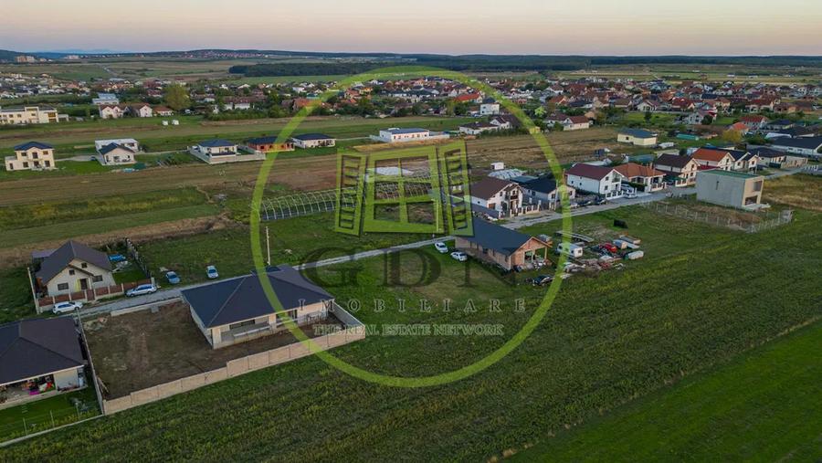 Teren intravilan de vanzare in Cihei, 511 mp, cu front stradal de 17 ml