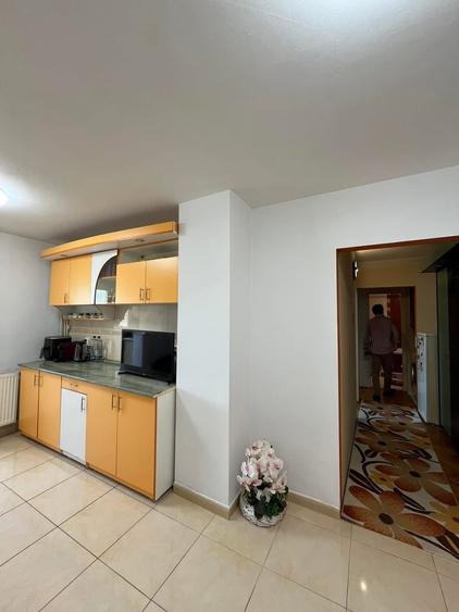 Apartament 3 camere, Tip PB, 68 mp utili, Etaj 3, Zona Decebal,Oradea.