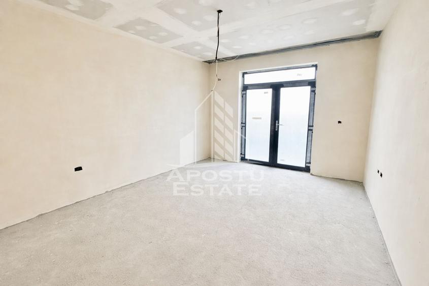 Apartament cu 2 camere, gradina, bucatarie inchisa, in Giroc