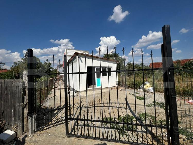 Casa P + 1 de 100 mp utili, cu 300 mp teren in zona Preajba sat