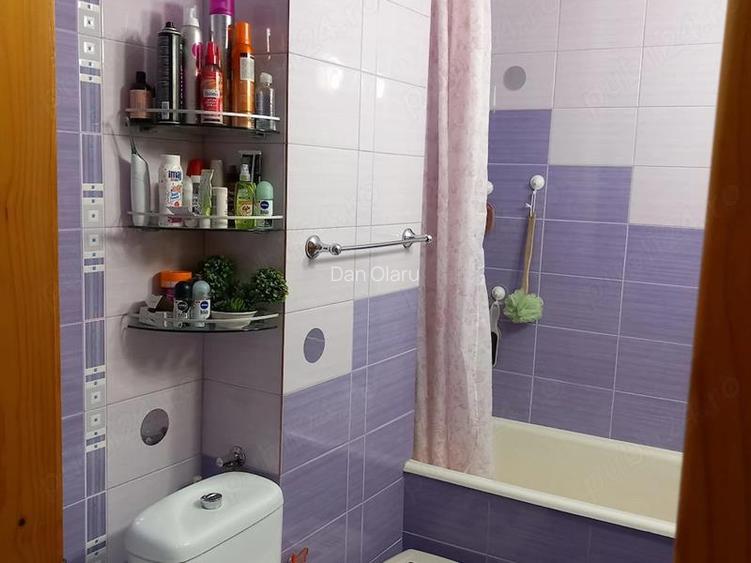 Apartament 3 camere, decomandat, - - 9