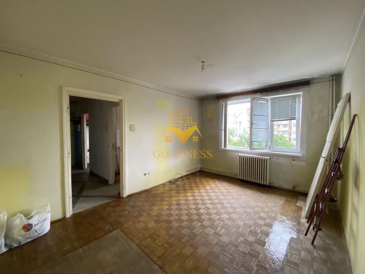 Apartament 2 camere decomandate orientat Sud, et 3/4, P-ta M. Viteazu!