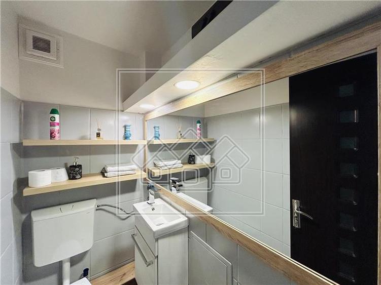 Ap decomandat, 3 camere, 2 bai, 2 balcoane - Zona Turnisor