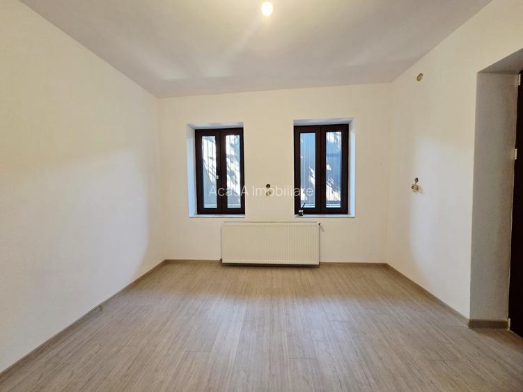 Proprietate renovata in oras toate utilitatile LIBERA st 380 mp - 9