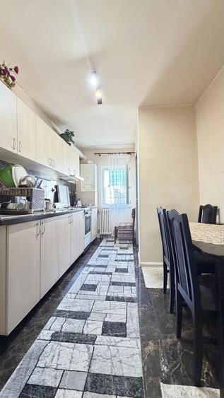 Apartament cu 4 camere,2bai,etaj intermediar,Manastur zona Piața Flora