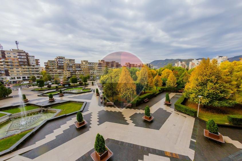 Apartament cu 3 camere de închiriat în zonă ultracentral (parcul Mara)