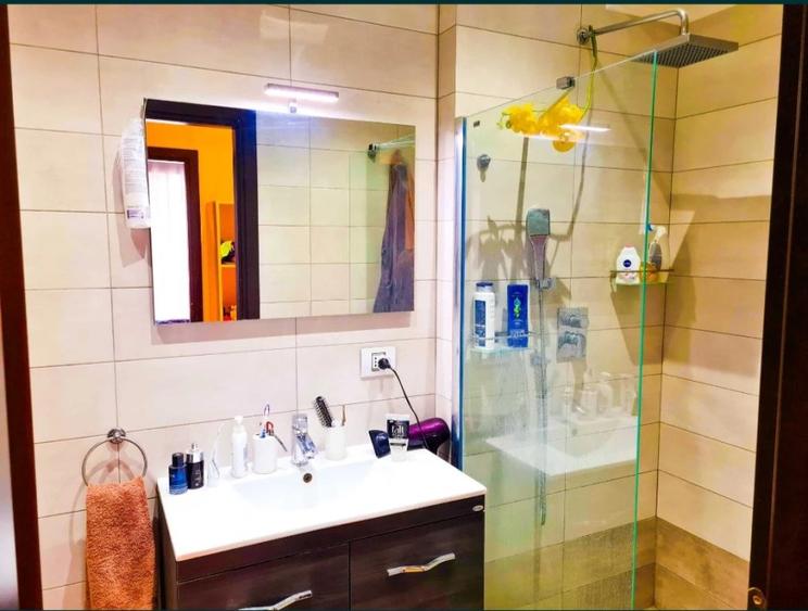 Zona de cluburi - apartament cu 3 camere mobilat si utilat