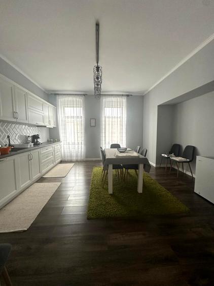Casă complet renovată | Ultracentral | 4 camere | Teren 829 mp | Aiud