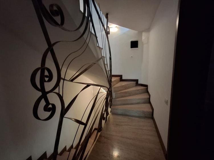 Casa individuala de vanzare, 4 camere, Sibiu, Calea Poplacii